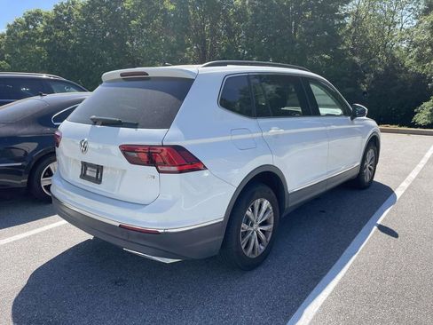 Used 2018 Volkswagen Tiguan SE w/ Panoramic Sunroof Package image 13