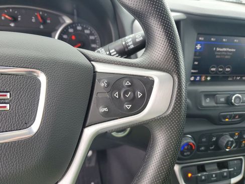 Used 2022 GMC Terrain SLE w/ Driver Convenience Package image 17