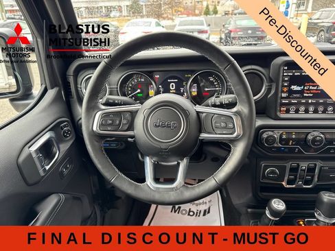 Used 2023 Jeep Wrangler Unlimited Sahara w/ Cold Weather Group AWD/4WD image 30