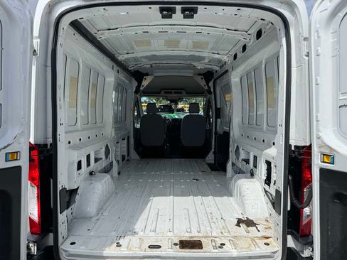 Used 2016 Ford Transit 250 148 Medium Roof RWD image 32