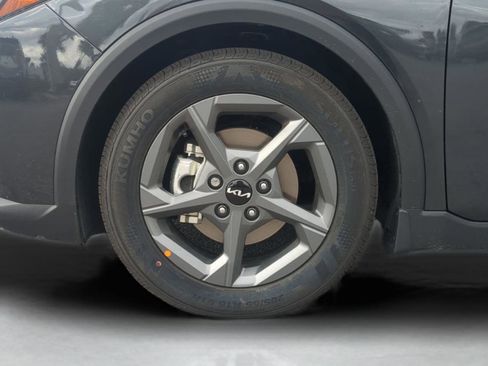 New 2025 Kia K4 LXS image 10