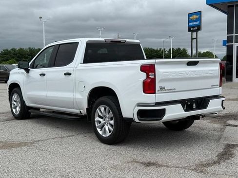 Used 2021 Chevrolet Silverado 1500 Custom RWD image 3