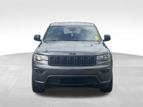 Used 2018 Jeep Grand Cherokee Altitude image 11