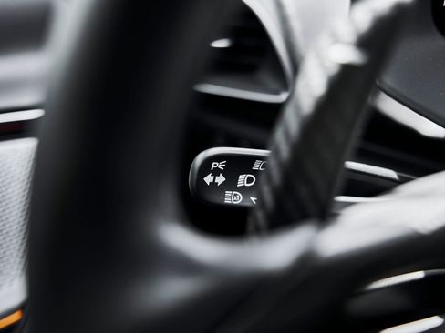 Used 2024 McLaren Artura image 48