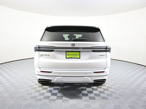 Used 2025 Buick Enclave Avenir image 5