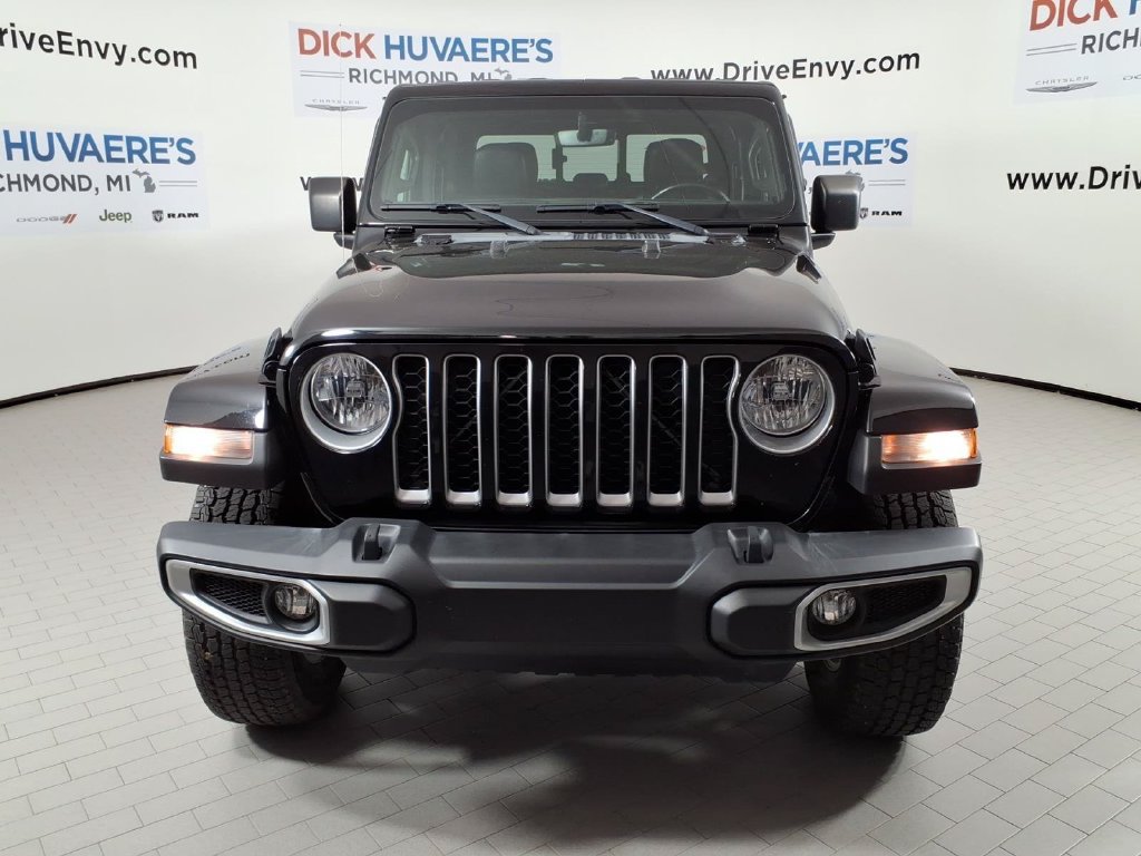 Used 2022 Jeep Gladiator Overland w/ Popular Equipment Package AWD/4WD image 2