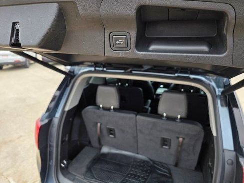 Used 2019 GMC Acadia SLT FWD image 12