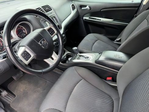 Used 2020 Dodge Journey SE w/ SE Popular Equipment Group FWD image 14