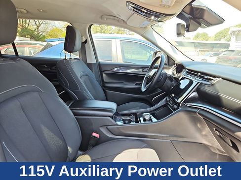 Used 2022 Jeep Grand Cherokee L Laredo w/ Luxury Tech Group I image 9