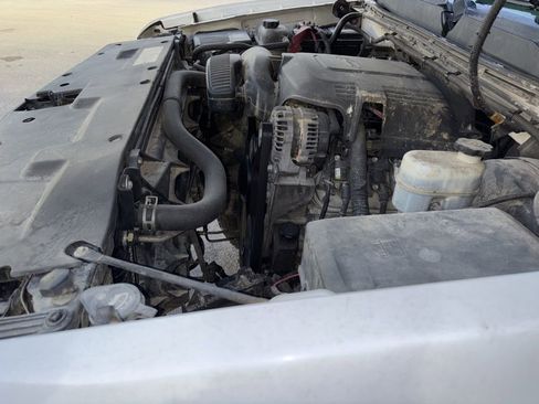 Used 2010 Chevrolet Silverado 1500 W/T image 33