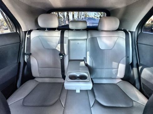 Used 2024 Kia Niro EX Touring image 31