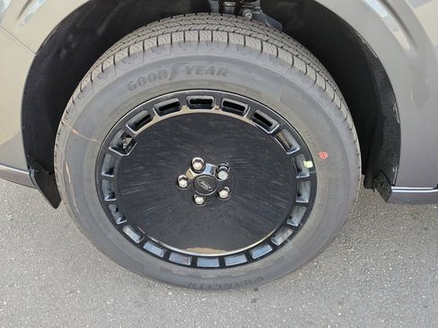 New 2026 Ford Maverick Lobo image 9