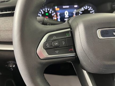 Used 2023 Jeep Compass Latitude image 20