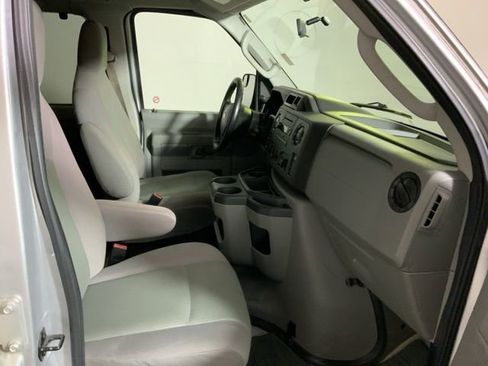 Used 2010 Ford E-350 and Econoline 350 XLT image 29