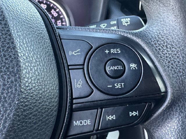 Used 2021 Toyota RAV4 LE FWD image 8