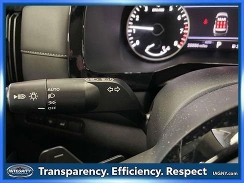 Used 2025 Nissan Pathfinder SL AWD/4WD image 24