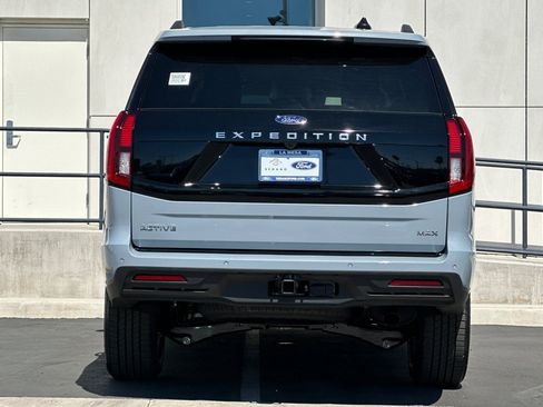New 2026 Ford Expedition Max Active RWD image 4