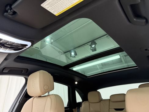 Certified 2025 Porsche Macan image 34