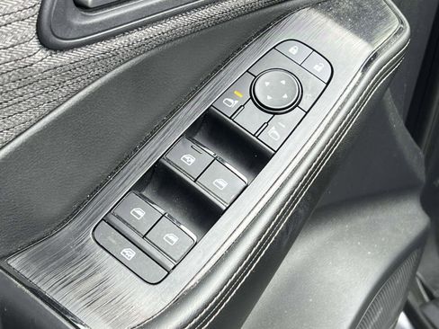 Used 2022 Nissan Rogue SV image 17