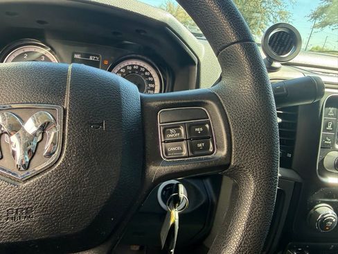 Used 2018 RAM 2500 Tradesman w/ Chrome Appearance Group image 16