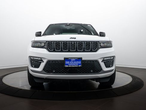 Used 2025 Jeep Grand Cherokee Summit AWD/4WD image 25