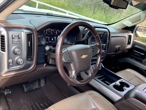 Used 2017 Chevrolet Silverado 1500 LTZ Z71 w/ LTZ Plus Package image 18