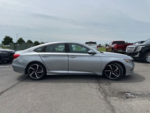 Used 2019 Honda Accord Sport image 11