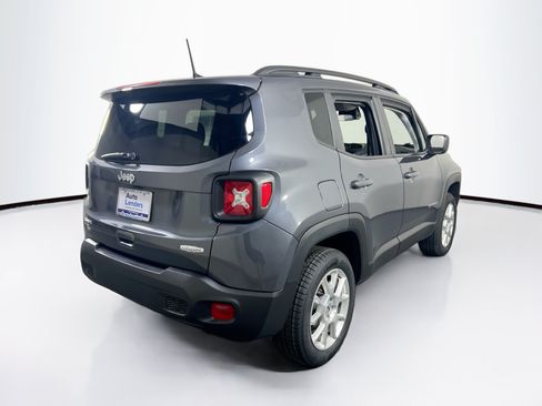 Used 2022 Jeep Renegade Latitude AWD/4WD image 5