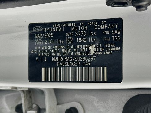 Used 2025 Hyundai Venue SEL FWD image 12