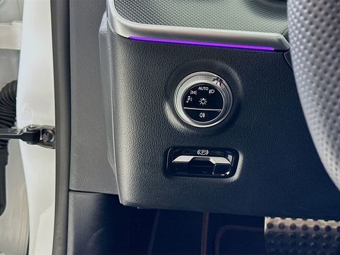 Used 2023 Mercedes-Benz C 300 C 300 image 11