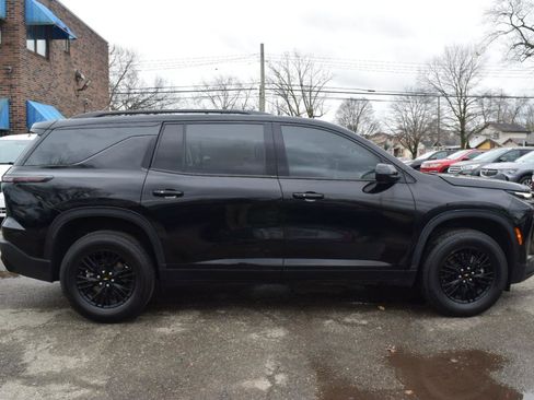 Used 2024 Chevrolet Traverse LT w/ Trailering Package FWD image 5