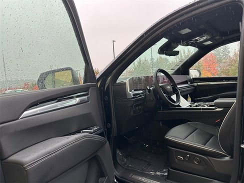 New 2026 Cadillac Escalade ESV Sport w/ Touring Package image 21