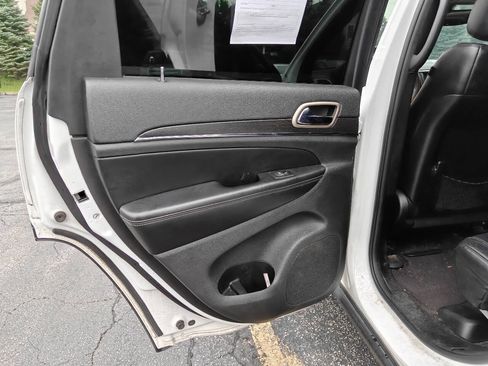 Used 2017 Jeep Grand Cherokee Limited AWD/4WD image 14