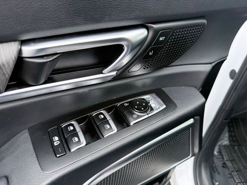 Used 2024 Kia Telluride SX w/ Towing Package image 31