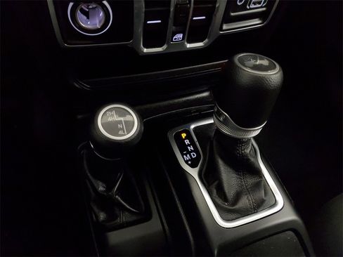 Used 2020 Jeep Wrangler Unlimited Sport S image 23