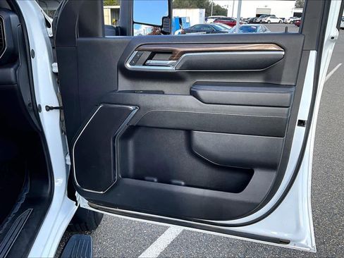 Used 2024 Chevrolet Silverado 2500 LT image 23