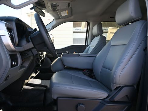New 2026 Ford F550 4x4 Crew Cab image 19