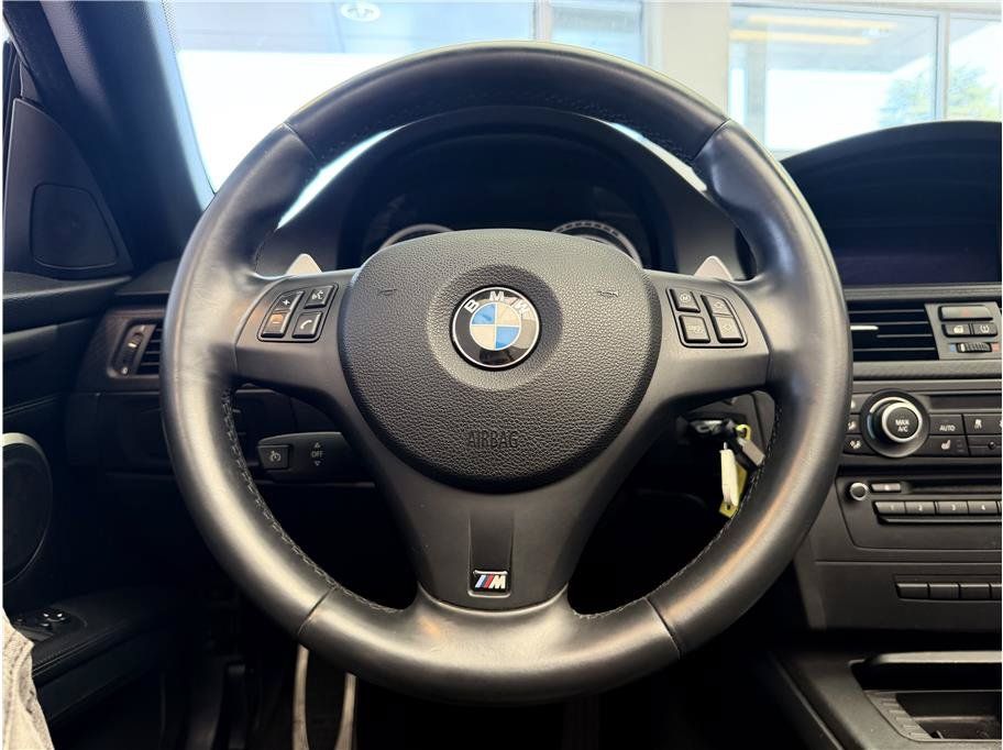 Used 2013 BMW M3 Convertible RWD image 17