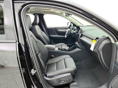 New 2026 Volvo XC40 B5 Ultra w/ Climate Package AWD/4WD image 18