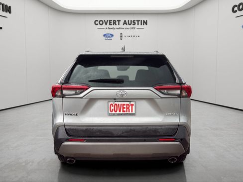 Used 2020 Toyota RAV4 Limited w/ Limited Grade Weather Package FWD image 4