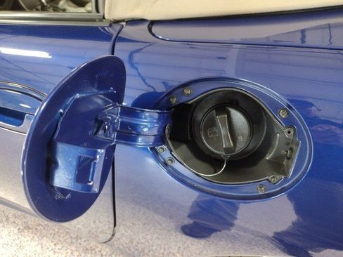 Used 2004 Chevrolet Corvette Convertible w/ Preferred Equipment Group RWD image 28