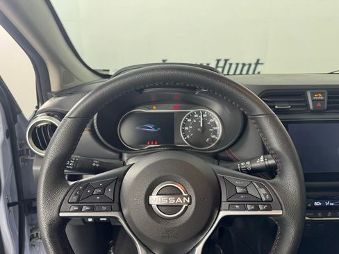 Used 2025 Nissan Versa SR w/ Trunk Package image 20