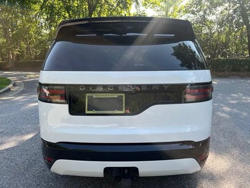 Used 2025 Land Rover Discovery Dynamic SE AWD/4WD image 8