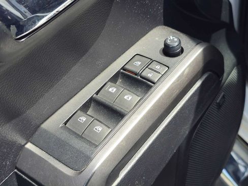 Used 2019 Toyota Tacoma Limited AWD/4WD image 23