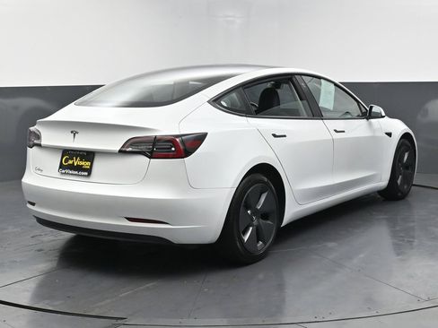 Used 2023 Tesla Model 3 Standard Range image 4