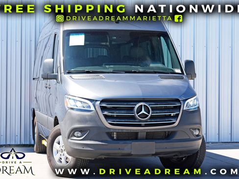 Used 2023 Mercedes-Benz Sprinter 2500 image 2