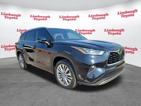 Used 2023 Toyota Highlander Platinum image 24
