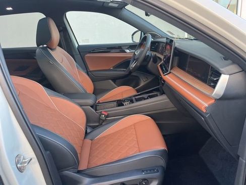 New 2026 Volkswagen Tiguan SEL R-Line image 33