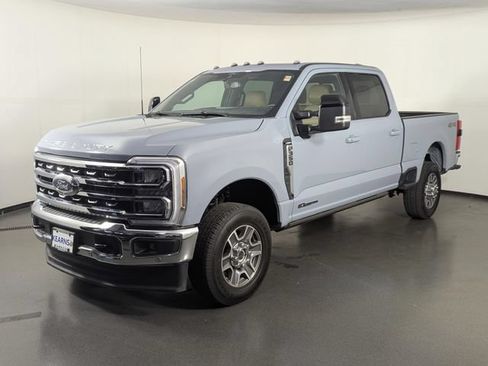 Used 2026 Ford F350 Lariat w/ Lariat Ultimate Package AWD/4WD image 4