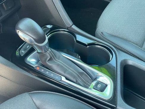 Used 2023 Buick Encore GX Preferred w/ Cold Weather Comfort Package AWD/4WD image 23